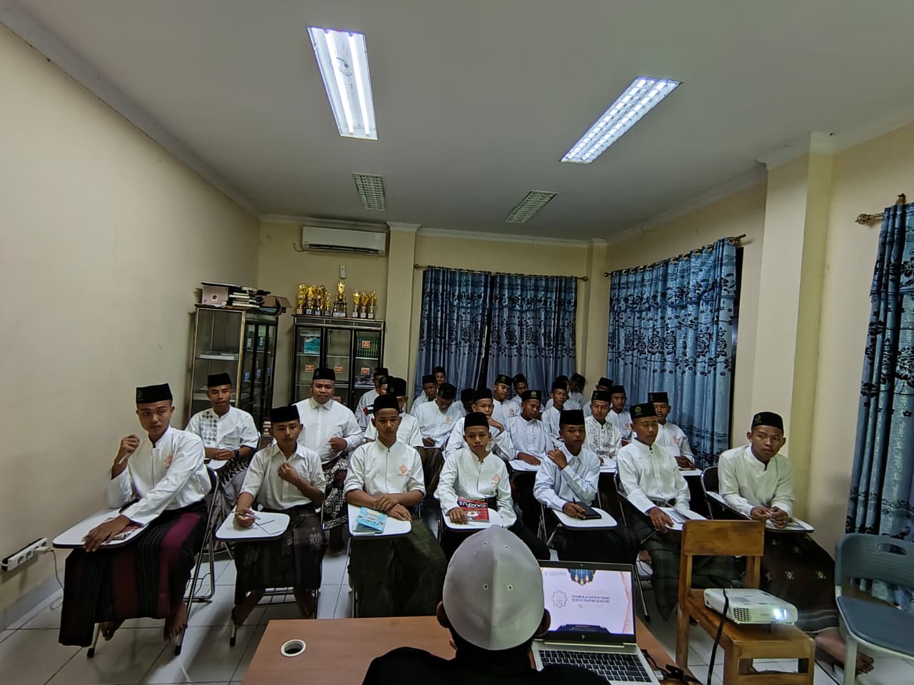 Santri SMA Muhammadiyah At-Tajdid Ikuti Pelatihan Khutbah Jum’at 
